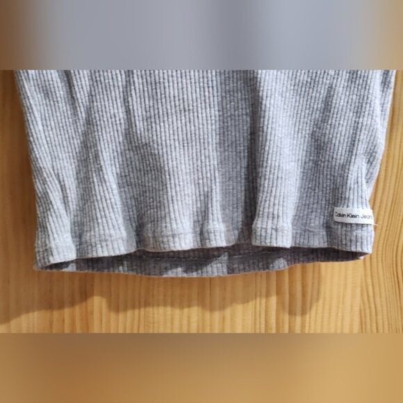 Calvin Klein Gray Ribbed Crop Top - Picture 5 of 6
